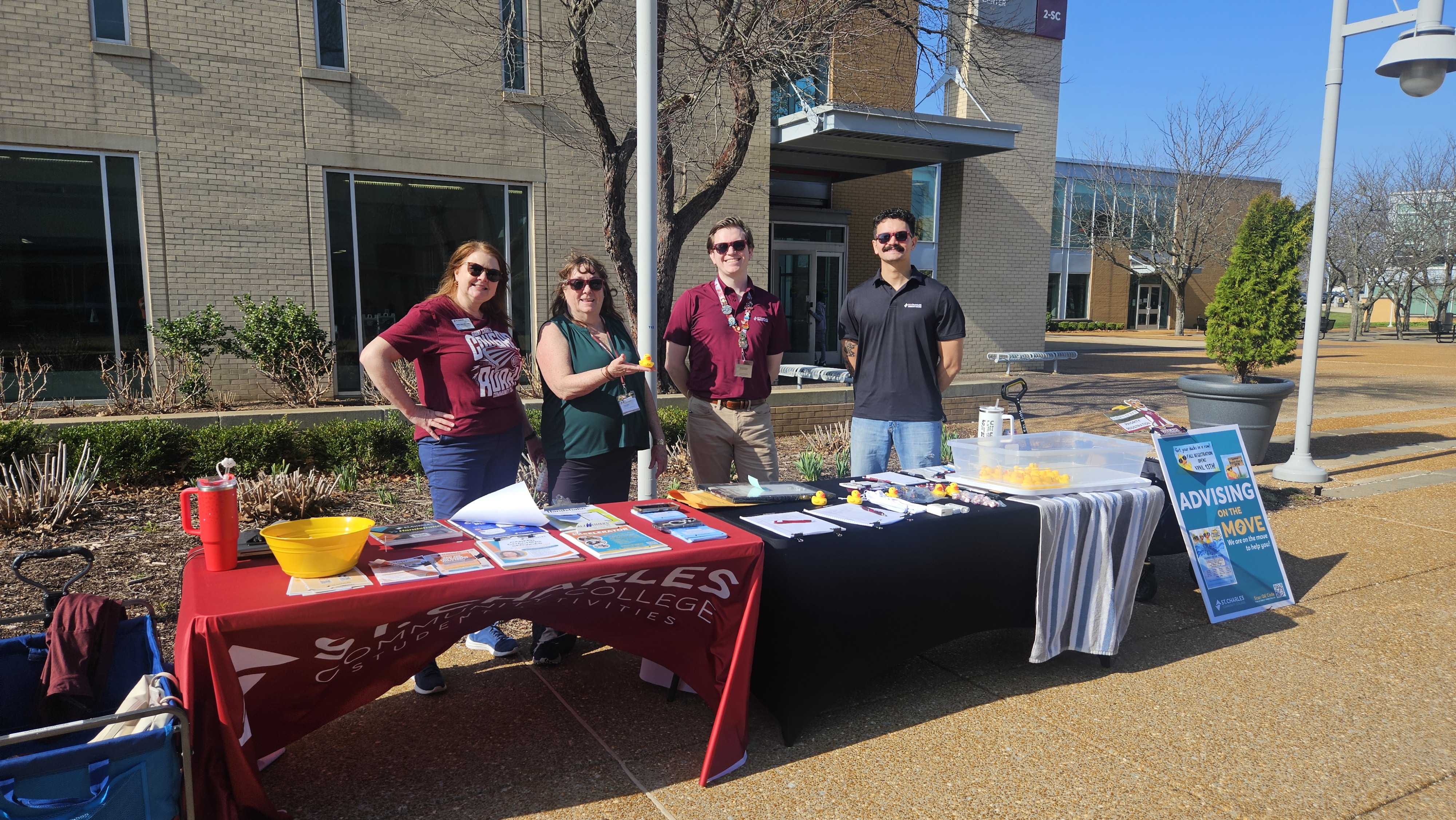 ADVISING ON THE MOVE HOSTS GET YOUR DUCKS IN A ROW ADVISING EVENT